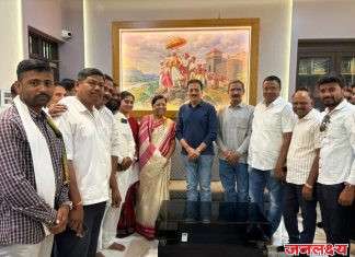 अतिवृष्टीग्रस्त शेतकऱ्यांना मोबदल्यासाठी पाठपुरावा