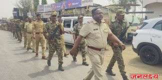 राहुरी- पाथर्डी विधानसभा पोट निवडणूक शांततेत पार पाडण्यासाठी पाथर्डी पोलिसांकडून मिरी,तिसगाव, करंजी भागात रूट मार्च