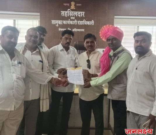 मुंबई-पुणे या मिसिंग लिंक रोडला “हुतात्मा शिंग्रोबा धनगर मार्ग” असे नाव द्यावे म्हणून शेवगाव-पाथर्डीतील सकल धनगर समाजाचे मुख्यमंत्र्यांना साकडे