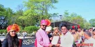 पाचोरा येथील कमलेश सोनवणे जिल्हा युवा पुरस्काराने सन्मानित