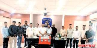निवृत्ती महाराज देशमुख इंदोरीकरांच्या मुलीच्या लग्नात सोन्याच्या दागिण्यावर डल्ला मारणाऱ्या श्रीरामपूरच्या दोन आरोपींच्या पोलीसांनी मुसक्या आवळल्या