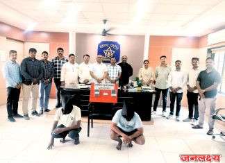 निवृत्ती महाराज देशमुख इंदोरीकरांच्या मुलीच्या लग्नात सोन्याच्या दागिण्यावर डल्ला मारणाऱ्या श्रीरामपूरच्या दोन आरोपींच्या पोलीसांनी मुसक्या आवळल्या