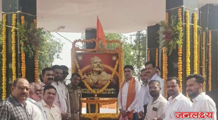 पाचोऱ्यात छत्रपती संभाजी महाराज जयंतीनिमित्त मान वंदना व पूजन संपन्न