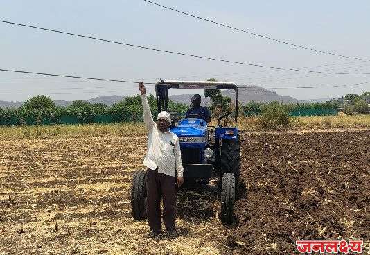वीज तारा खाली असल्याने शेतकऱ्याची भीती; महावितरणकडे तक्रार