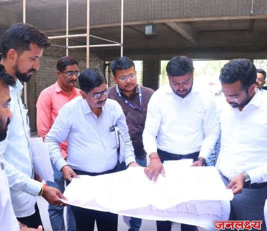 पाचोरा उपविभागीय कृषी कार्यालय बांधकाम व नगररचना योजनांच्या कामांची जिल्हाधिकारी यांनी केली पाहणी