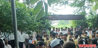 खडकदेवळा बु प्राथमिक विद्या मंदिर येथे ध्वजारोहण संपन्न
