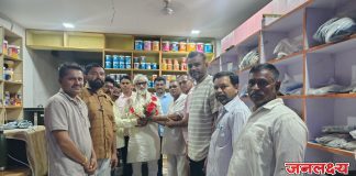 जलतारा प्रकल्पातून सोयगाव परिसर ‘पाणीदार’ करण्याचा संकल्प संशोधक पुरुषोत्तम वायाळ यांचे शेतकऱ्यांना मार्गदर्शन; जलसंधारणासाठी लोकसहभागाचा निर्धार