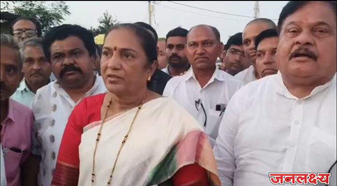 शेतकऱ्यांना तात्काळ शासनाने मदत करावी :खा. शोभाताई बच्छाव – कॉग्रेस चा पहाणी दौरा पुर्ण